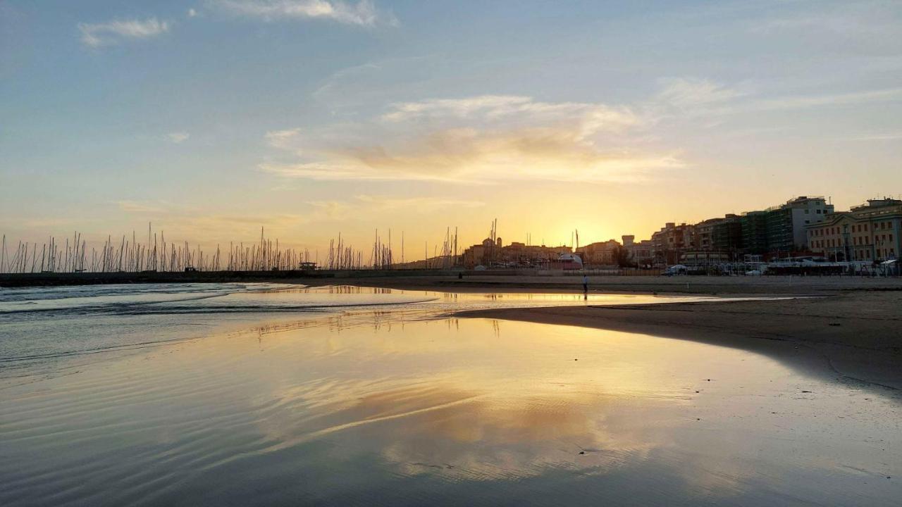 Sweet Home & Wellness Affittacamere Nettuno Exteriör bild