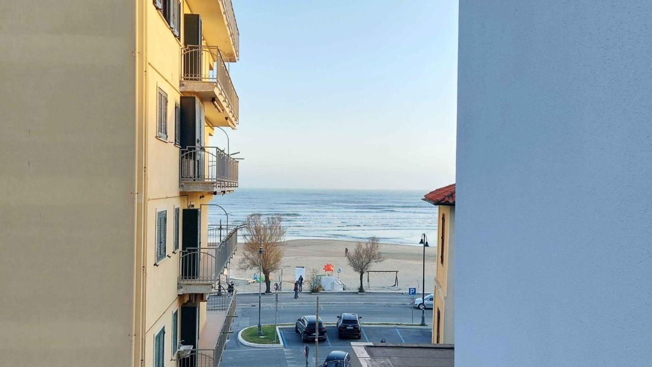 Sweet Home & Wellness Affittacamere Nettuno Exteriör bild