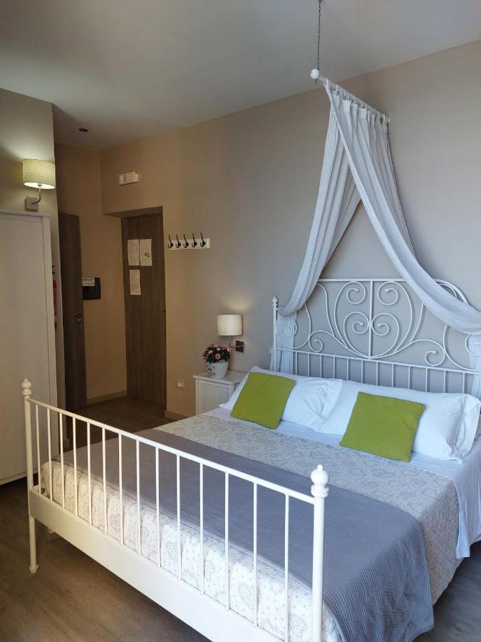 Sweet Home & Wellness Affittacamere Nettuno Exteriör bild