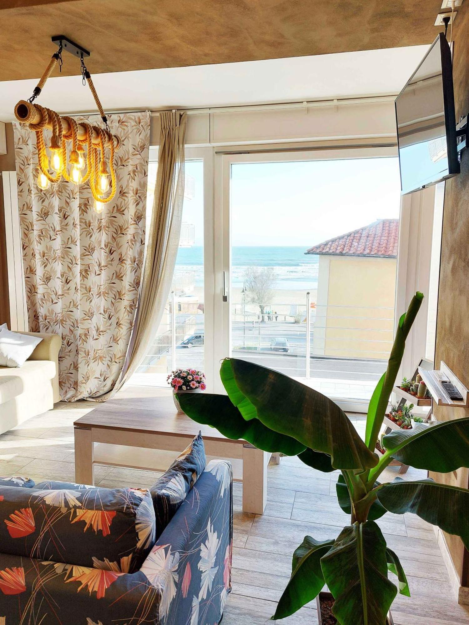Sweet Home & Wellness Affittacamere Nettuno Exteriör bild