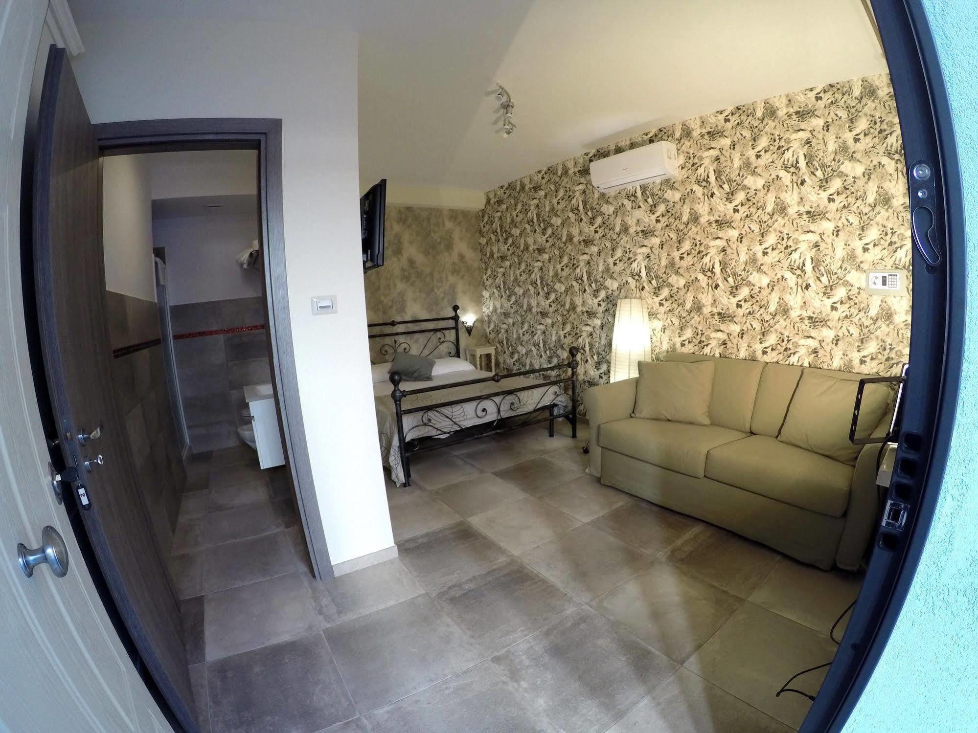 Sweet Home & Wellness Affittacamere Nettuno Exteriör bild