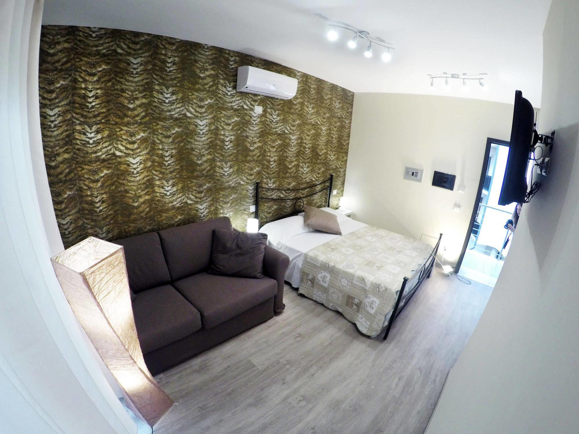 Sweet Home & Wellness Affittacamere Nettuno Exteriör bild