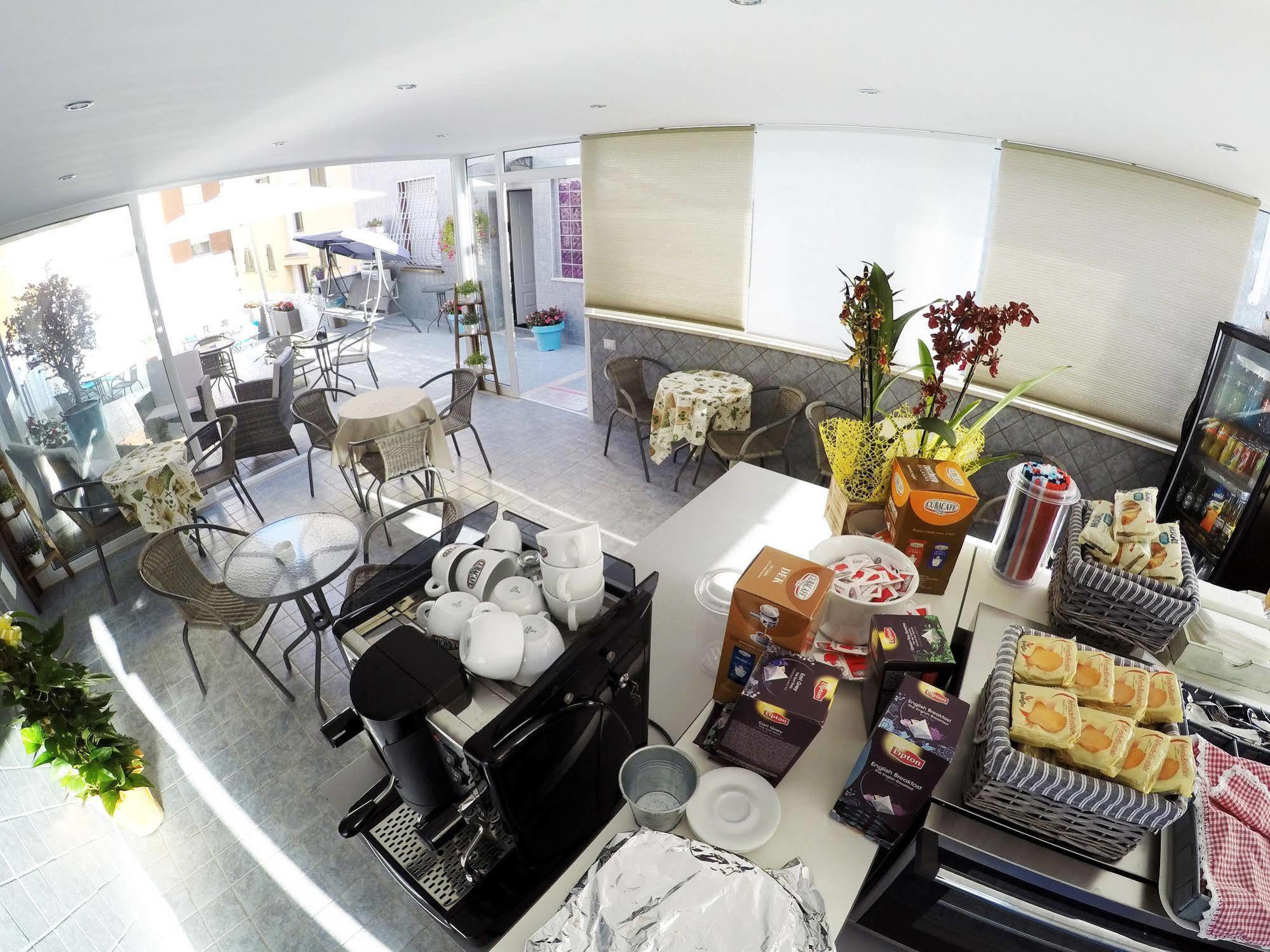 Sweet Home & Wellness Affittacamere Nettuno Exteriör bild